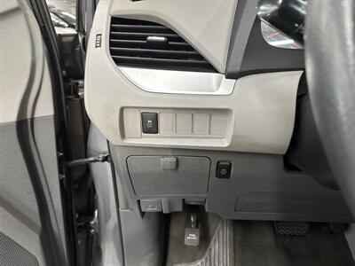 2015 Toyota Sienna LE 8-Passenger 27 SERVICE RECORDS (1 OWNER) - Photo 19 - Portland, OR 97267