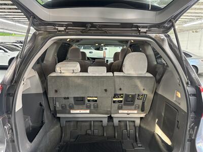 2015 Toyota Sienna LE 8-Passenger 27 SERVICE RECORDS (1 OWNER) - Photo 7 - Portland, OR 97267