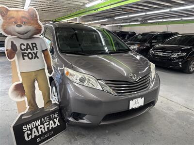 2015 Toyota Sienna LE 8-Passenger 27 SERVICE RECORDS (1 OWNER) - Photo 3 - Portland, OR 97267