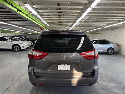 2015 Toyota Sienna LE 8-Passenger 27 SERVICE RECORDS (1 OWNER) - Photo 5 - Portland, OR 97267
