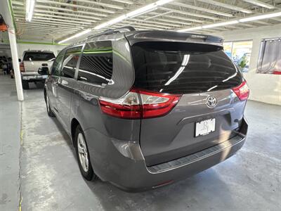 2015 Toyota Sienna LE 8-Passenger 27 SERVICE RECORDS (1 OWNER) - Photo 4 - Portland, OR 97267