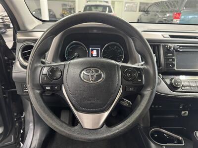 2018 Toyota RAV4 Hybrid LE GAS SAVER - Photo 12 - Portland, OR 97267