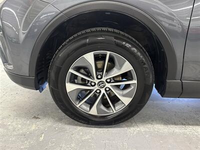 2018 Toyota RAV4 Hybrid LE GAS SAVER - Photo 18 - Portland, OR 97267