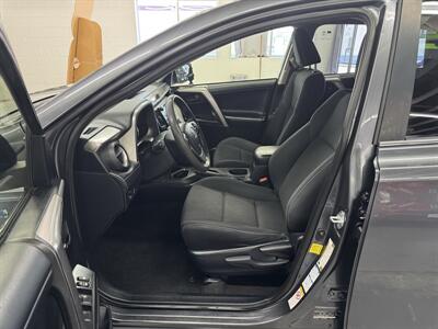 2018 Toyota RAV4 Hybrid LE GAS SAVER - Photo 13 - Portland, OR 97267