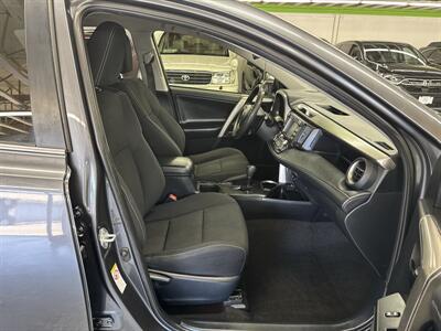 2018 Toyota RAV4 Hybrid LE GAS SAVER - Photo 15 - Portland, OR 97267