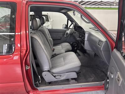 1992 Toyota Pickup Deluxe V6 LOW MILES (115K)   - Photo 13 - Portland, OR 97267