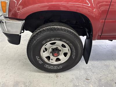 1992 Toyota Pickup Deluxe V6 LOW MILES (115K)   - Photo 17 - Portland, OR 97267
