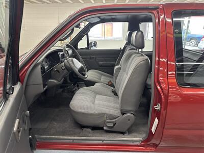 1992 Toyota Pickup Deluxe V6 LOW MILES (115K)   - Photo 12 - Portland, OR 97267