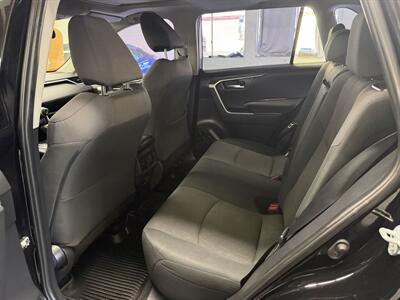 2019 Toyota RAV4 XLE - Photo 13 - Portland, OR 97267