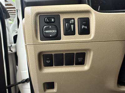 2013 Toyota 4Runner SR5 LIFTED GREAT CONDITION   - Photo 15 - Portland, OR 97267