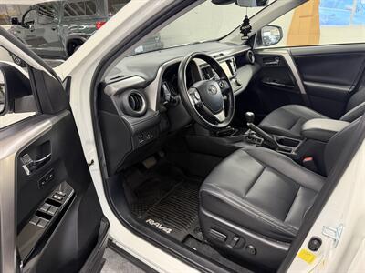2017 Toyota RAV4 Hybrid Limited LOW MILE 60K ONE OWNER - Photo 12 - Portland, OR 97267