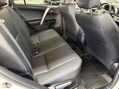 2017 Toyota RAV4 Hybrid Limited LOW MILE 60K ONE OWNER - Photo 15 - Portland, OR 97267