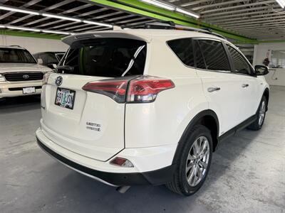 2017 Toyota RAV4 Hybrid Limited LOW MILE 60K ONE OWNER - Photo 6 - Portland, OR 97267