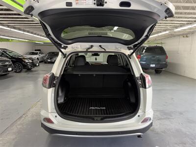 2017 Toyota RAV4 Hybrid Limited LOW MILE 60K ONE OWNER - Photo 7 - Portland, OR 97267