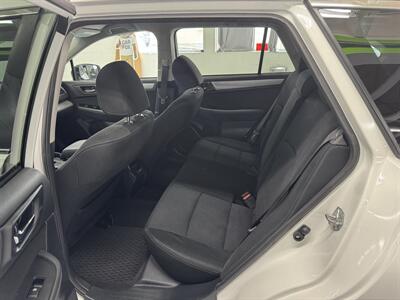 2018 Subaru Outback 2.5i Premium LOW MILE 76K 2 OWNER - Photo 13 - Portland, OR 97267