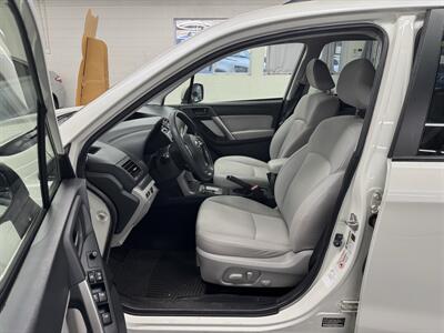 2015 Subaru Forester 2.5i Premium LOW MILE 54K - Photo 9 - Portland, OR 97267
