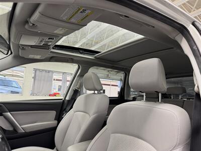 2015 Subaru Forester 2.5i Premium LOW MILE 54K - Photo 11 - Portland, OR 97267