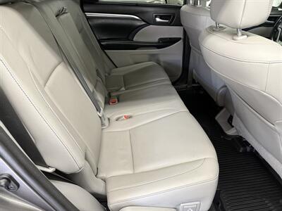 2018 Toyota Highlander Limited NO ACCIDENT 18 SERVICE RECORDS   - Photo 15 - Portland, OR 97267