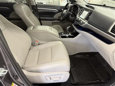 2018 Toyota Highlander Limited NO ACCIDENT 18 SERVICE RECORDS   - Photo 14 - Portland, OR 97267