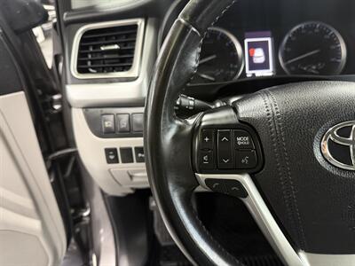 2018 Toyota Highlander Limited NO ACCIDENT 18 SERVICE RECORDS   - Photo 19 - Portland, OR 97267