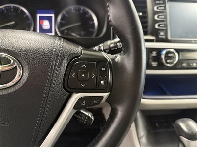 2018 Toyota Highlander Limited NO ACCIDENT 18 SERVICE RECORDS   - Photo 20 - Portland, OR 97267