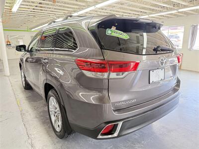 2018 Toyota Highlander Limited NO ACCIDENT 18 SERVICE RECORDS   - Photo 3 - Portland, OR 97267