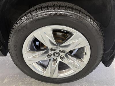 2018 Toyota Highlander Limited NO ACCIDENT 18 SERVICE RECORDS   - Photo 28 - Portland, OR 97267