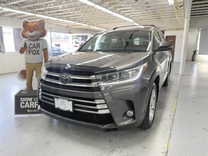 2018 Toyota Highlander Limited NO ACCIDENT 18 SERVICE RECORDS - Photo 1 - Portland, OR 97267