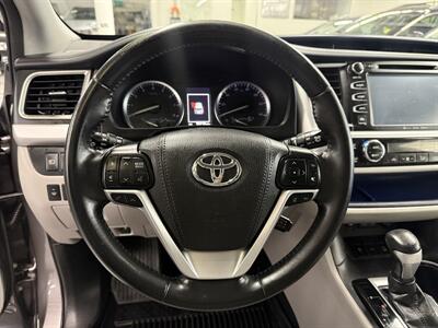 2018 Toyota Highlander Limited NO ACCIDENT 18 SERVICE RECORDS   - Photo 10 - Portland, OR 97267