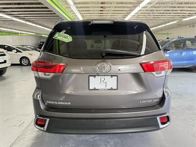 2018 Toyota Highlander Limited NO ACCIDENT 18 SERVICE RECORDS   - Photo 8 - Portland, OR 97267