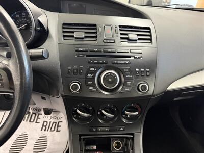 2012 Mazda Mazda3 i Touring LOW MILE 77K MANUAL   - Photo 15 - Portland, OR 97267