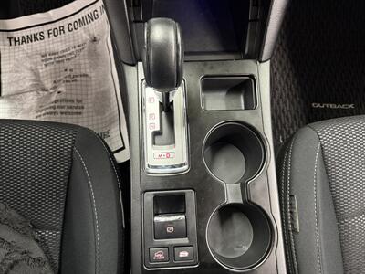 2017 Subaru Outback 2.5i Premium 2 OWNER   - Photo 19 - Portland, OR 97267