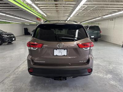 2018 Toyota Highlander XLE 2 OWNERS LOW MILES(73K)   - Photo 5 - Portland, OR 97267