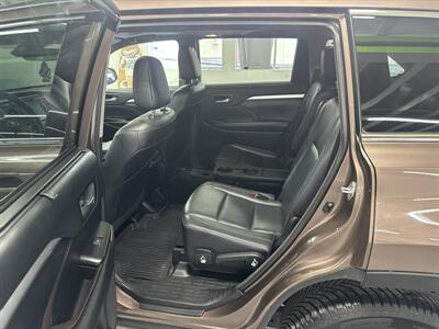 2018 Toyota Highlander XLE 2 OWNERS LOW MILES(73K)   - Photo 14 - Portland, OR 97267