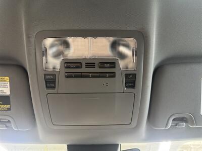 2018 Toyota Highlander XLE 2 OWNERS LOW MILES(73K)   - Photo 21 - Portland, OR 97267