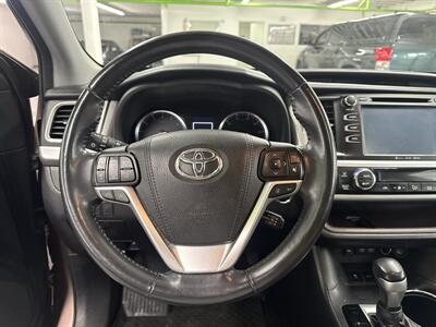 2018 Toyota Highlander XLE 2 OWNERS LOW MILES(73K)   - Photo 12 - Portland, OR 97267