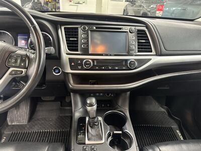 2018 Toyota Highlander XLE 2 OWNERS LOW MILES(73K)   - Photo 11 - Portland, OR 97267