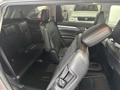 2018 Toyota Highlander XLE 2 OWNERS LOW MILES(73K)   - Photo 17 - Portland, OR 97267