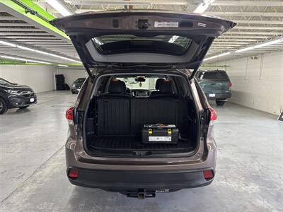 2018 Toyota Highlander XLE 2 OWNERS LOW MILES(73K)   - Photo 7 - Portland, OR 97267