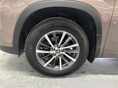 2018 Toyota Highlander XLE 2 OWNERS LOW MILES(73K)   - Photo 22 - Portland, OR 97267