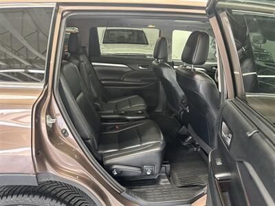 2018 Toyota Highlander XLE 2 OWNERS LOW MILES(73K)   - Photo 15 - Portland, OR 97267