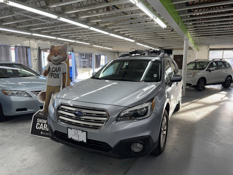 2017 Subaru Outback 2.5i Premium (LOW MILES) GREAT DEAL   - Photo 1 - Portland, OR 97267
