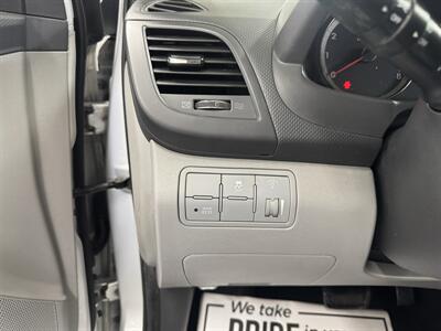 2013 Hyundai ACCENT GLS ONE OWNER/ LOW MILES (53k)   - Photo 15 - Portland, OR 97267