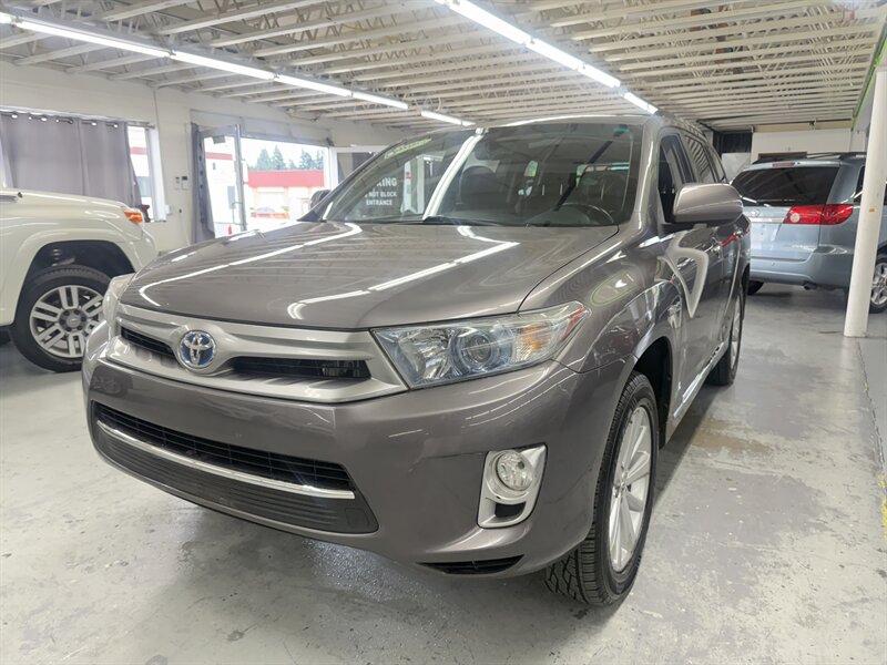 2012 Toyota Highlander Hybrid Limited 23 SERVICE - Photo 1 - Portland, OR 97267