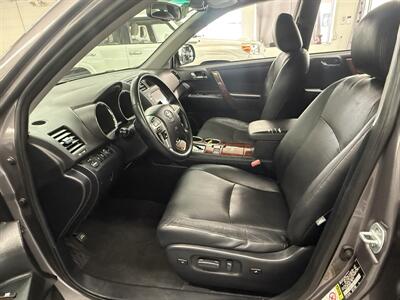 2012 Toyota Highlander Hybrid Limited 23 SERVICE   - Photo 11 - Portland, OR 97267