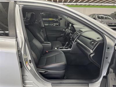 2016 Toyota Camry SE (20 SERVICE RECORDS) - Photo 15 - Portland, OR 97267