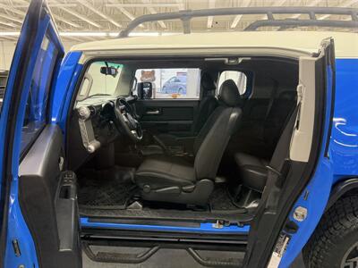 2007 Toyota FJ Cruiser 4dr SUV   - Photo 12 - Portland, OR 97267