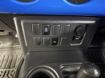 2007 Toyota FJ Cruiser 4dr SUV   - Photo 18 - Portland, OR 97267