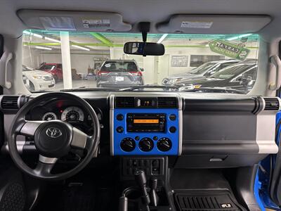 2007 Toyota FJ Cruiser 4dr SUV   - Photo 10 - Portland, OR 97267