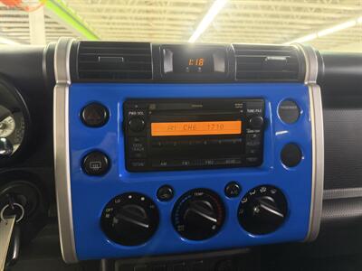 2007 Toyota FJ Cruiser 4dr SUV   - Photo 17 - Portland, OR 97267